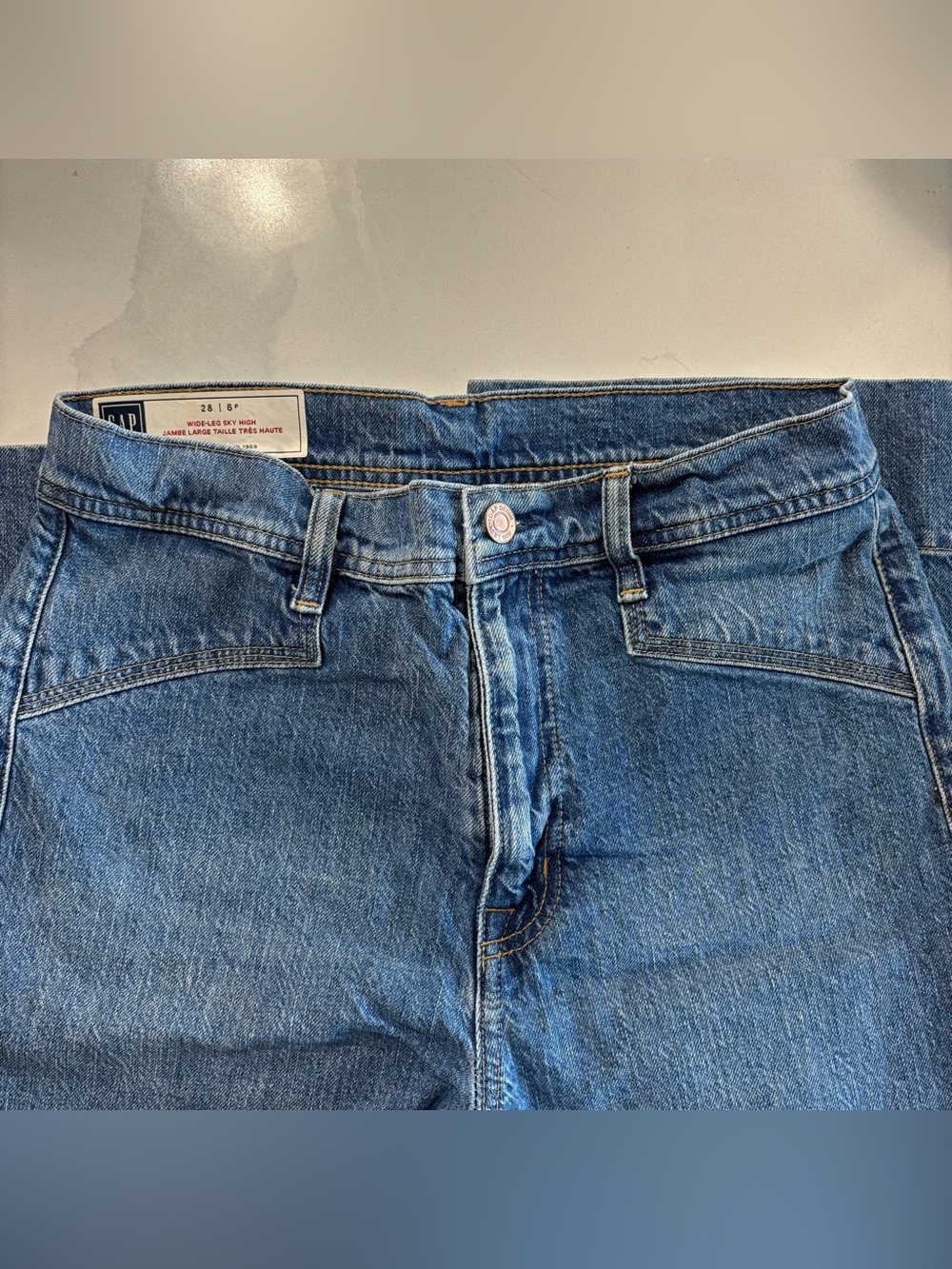 GAP Wide-Leg Sky High Jeans